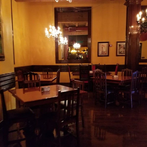 Photo taken at The Old Spaghetti Factory by Ray W. on 4/3/2018
