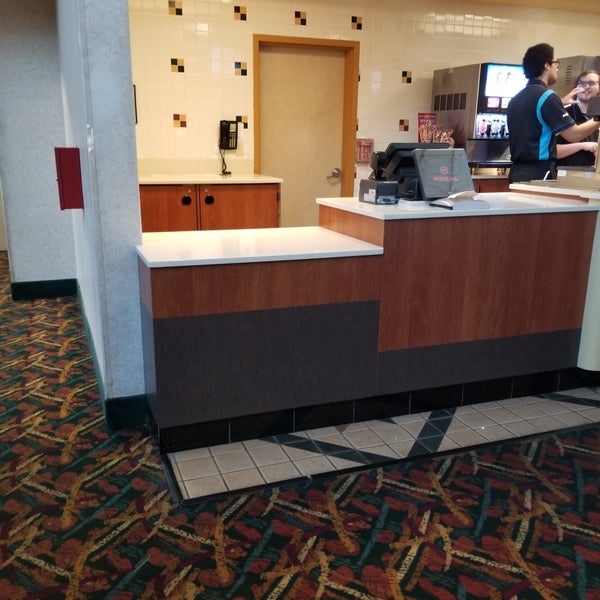 Fotos em Regal UA Olympus Pointe 520 N. Sunrise Avenue