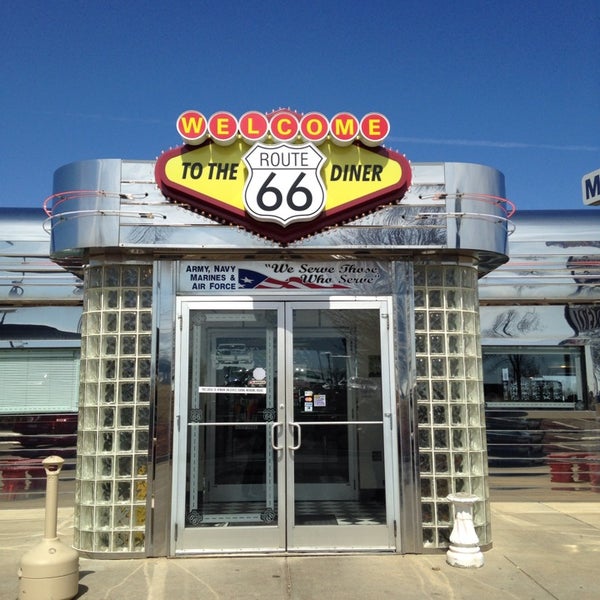 3/18/2014 tarihinde Kerri B.ziyaretçi tarafından Route 66 Diner'de çekilen fotoğraf