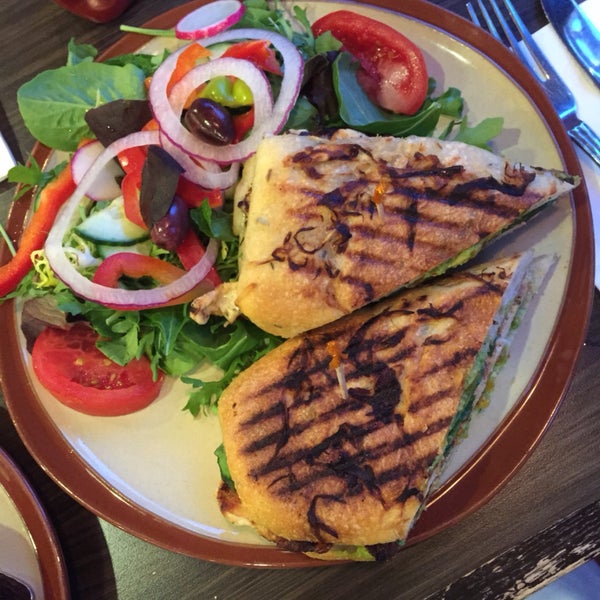 An affordable, casual option in what can be a pricey, fancy neighborhood. The California panini includes guacamole, turkey, cranberry sauce, and cheese. A choice of salad or fries. A good portion.