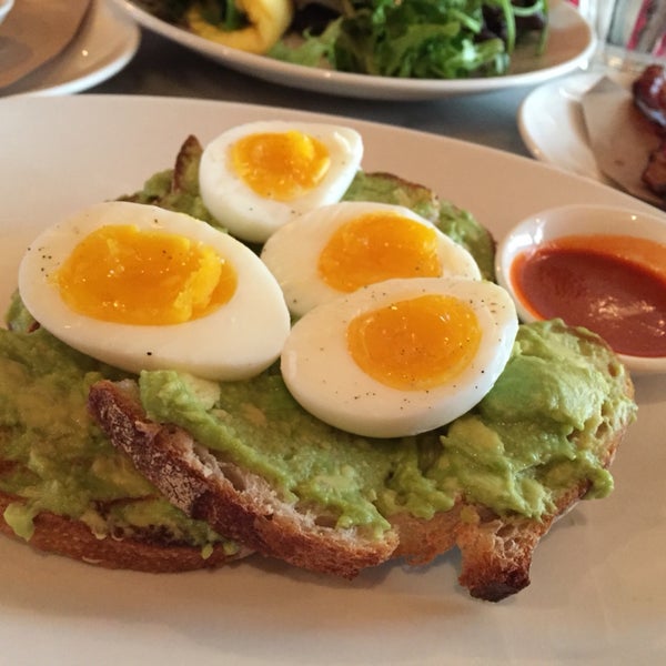 Super cute brunch, the avocado toast with eggs were super delicious and no wait on a sat afternoon!