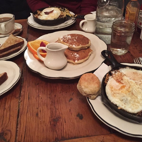Photo taken at Spoon &amp; Tbsp by Stephanie H. on 2/7/2015