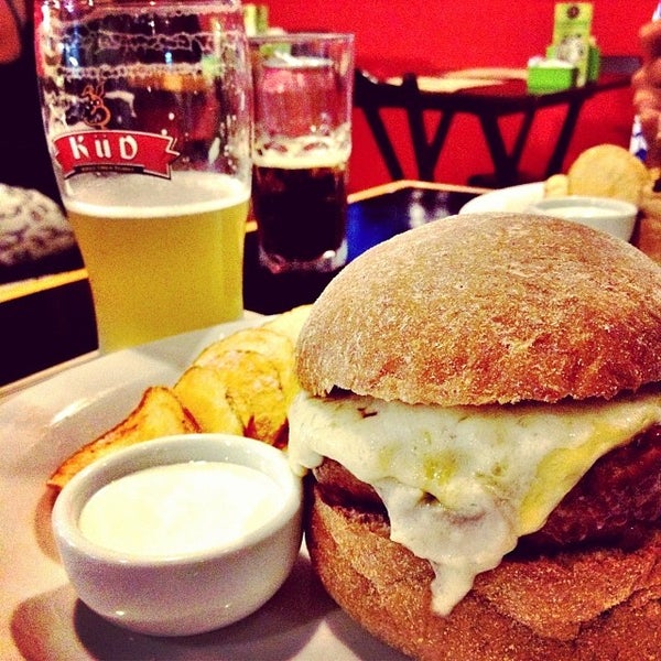 Снимок сделан в Burger&#39;s Club пользователем Diogo H. 1/31/2014