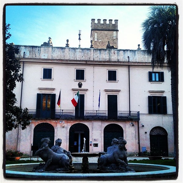Photo taken at Villa Sciarra by Claudio C. on 10/17/2012