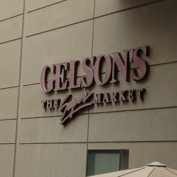 Photo taken at Gelson&#39;s by Gus L. on 12/18/2012