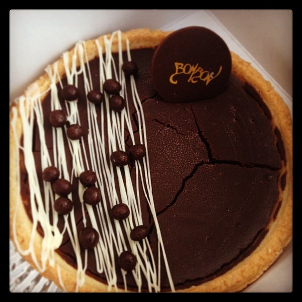 Bombon Cafe Bakery in Chicago