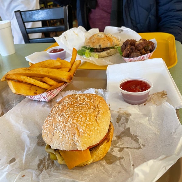 Foto tirada no(a) Krazy Jim&#39;s Blimpy Burger por Fateme N. em 3/11/2022