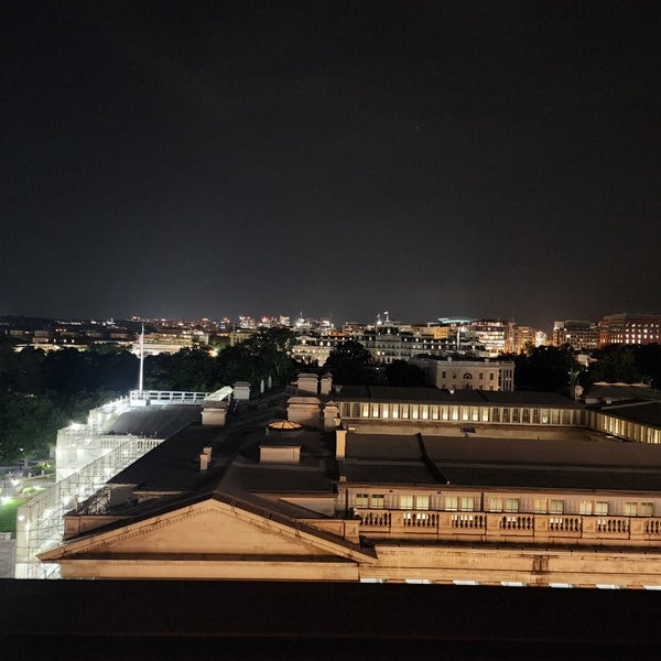 รูปภาพถ่ายที่ Vue Rooftop โดย Fateme N. เมื่อ 7/22/2023
