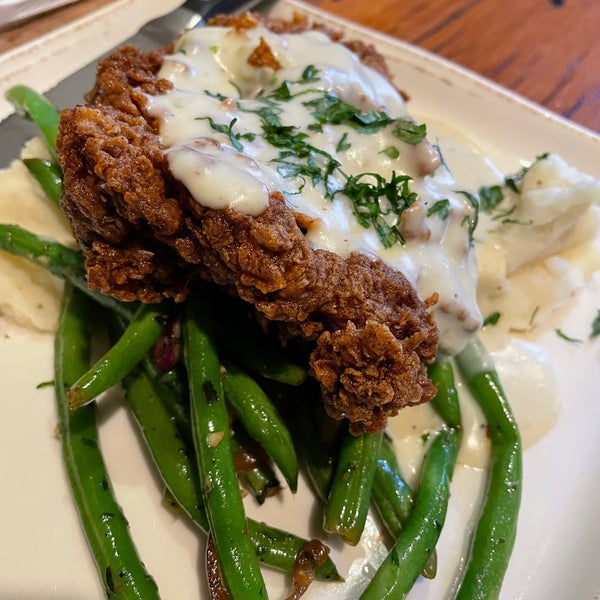 Sweet spot with good beers and eats. Very cool on the inside and it’s a fun time!  Chicken Fried Steak is tasty and the appetizers are great.  All the beers are on point!