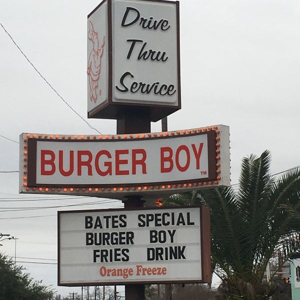 Old school shop serving up good burgers and shakes.  Awesome spot on the St. Mary’s strip.