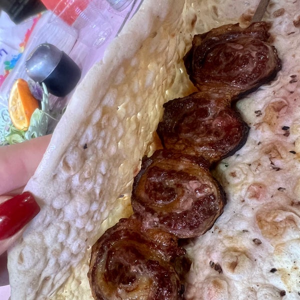 Nemooneh Jegaraki | نان داغ جگر داغ نمونه - منطقه ۲ - تهران, تهران
