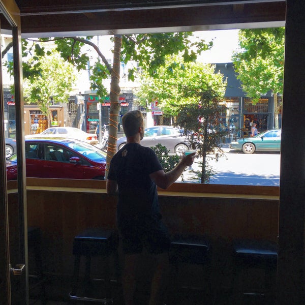 8/14/2016 tarihinde Gregory S.ziyaretçi tarafından Blondie&#39;s Bar'de çekilen fotoğraf