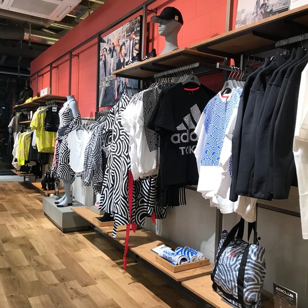 Photos At Adidas Brand Center 宇田川町 神宮前6 10