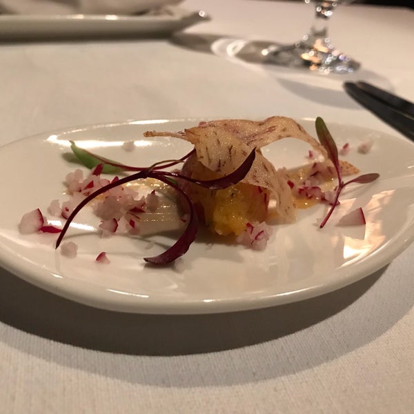 Foto scattata a GEORGE Restaurant da Yunus T. il 3/21/2018