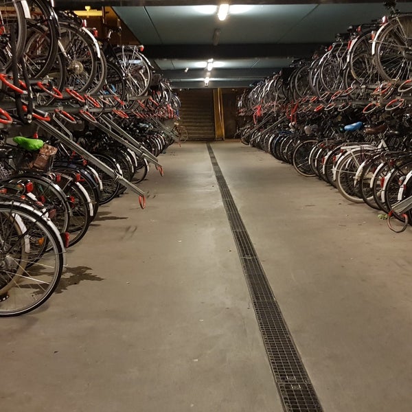 Fietsenstalling Station Nijmegen - Fahrradverleih in Nijmegen