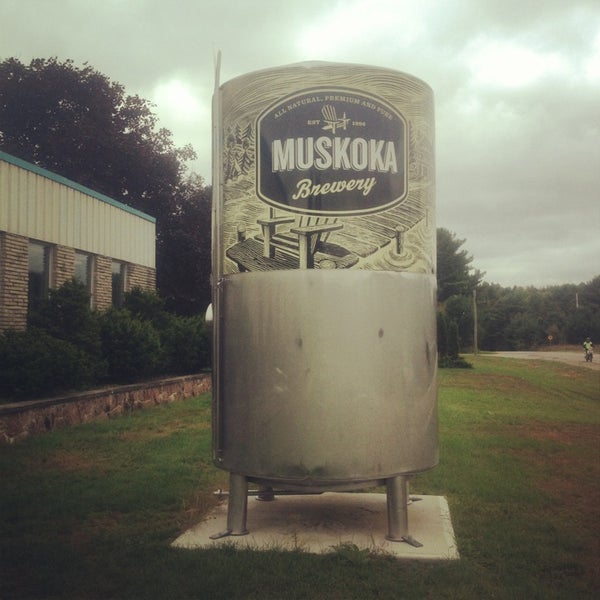 9/13/2013 tarihinde Lori N.ziyaretçi tarafından Muskoka Brewery'de çekilen fotoğraf