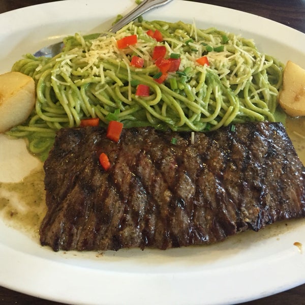 This green pasta with steak was very good, it's called Tallarin Verde con churrasco and the portion is good for share