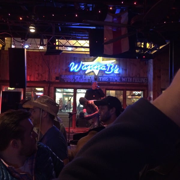 12/7/2014 tarihinde Eric T.ziyaretçi tarafından WannaB&#39;s Karaoke Nashville'de çekilen fotoğraf