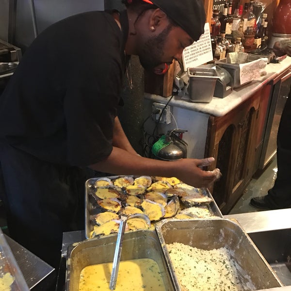 2/21/2017 tarihinde ArtJonakziyaretçi tarafından New Orleans Creole Cookery'de çekilen fotoğraf