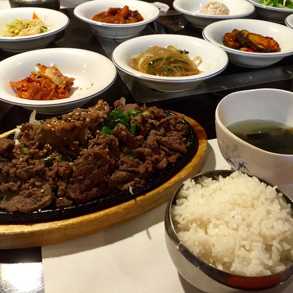 5/11/2016 tarihinde Dennis R.ziyaretçi tarafından Sura Korean BBQ Buffet'de çekilen fotoğraf