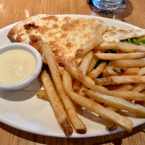 Photo taken at BJ&#39;s Restaurant &amp; Brewhouse by Dennis R. on 9/11/2019