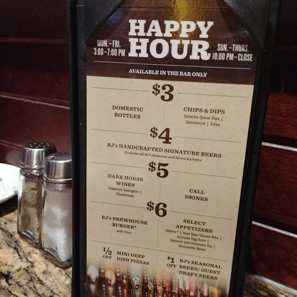 Photo taken at BJ&#39;s Restaurant &amp; Brewhouse by Phoenix F. on 6/11/2019