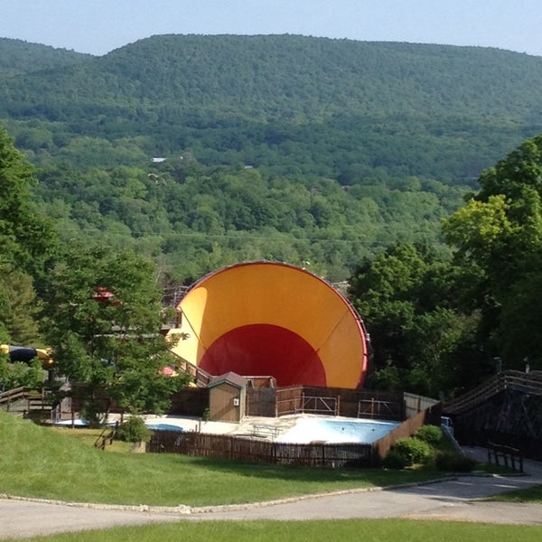 รูปภาพถ่ายที่ Mountain Creek Waterpark โดย Michael D. เมื่อ 6/4/2014