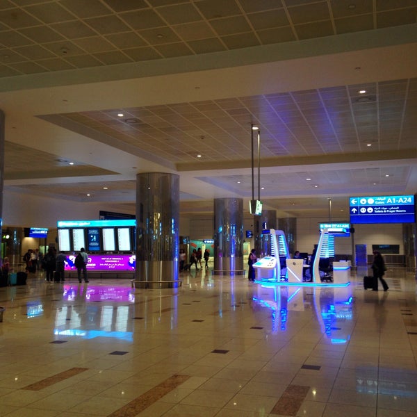 Foto diambil di Dubai International Airport (DXB) oleh Joaquin M. pada 6/28/2015