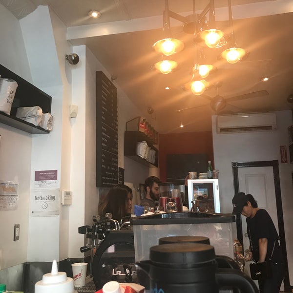 6/13/2017 tarihinde Alexandra B.ziyaretçi tarafından Gimme! Coffee'de çekilen fotoğraf
