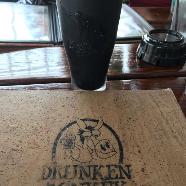 Das Foto wurde bei Drunken Donkey Bar and Grill von Jim W. am 6/25/2017 aufgenommen