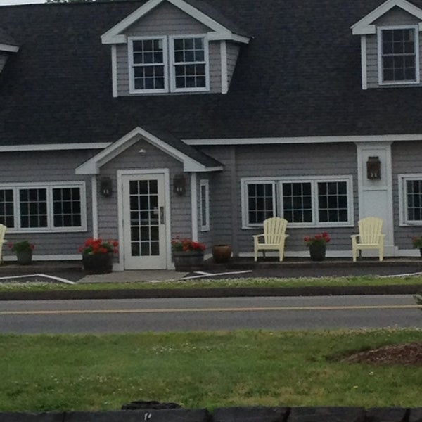 Donahue's Madison Beach Grille Bar