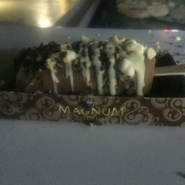 Photo taken at Magnum Store Bodrum by Gökhan O. on 9/15/2016