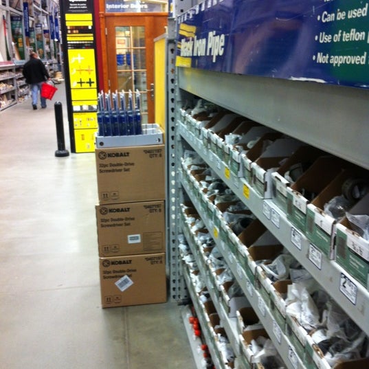 Lowe's Home Improvement Hardware Store in Chantilly