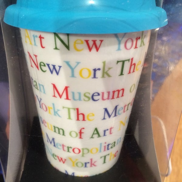4/5/2014 tarihinde Aga M.ziyaretçi tarafından The Metropolitan Museum of Art Store at Rockefeller Center'de çekilen fotoğraf