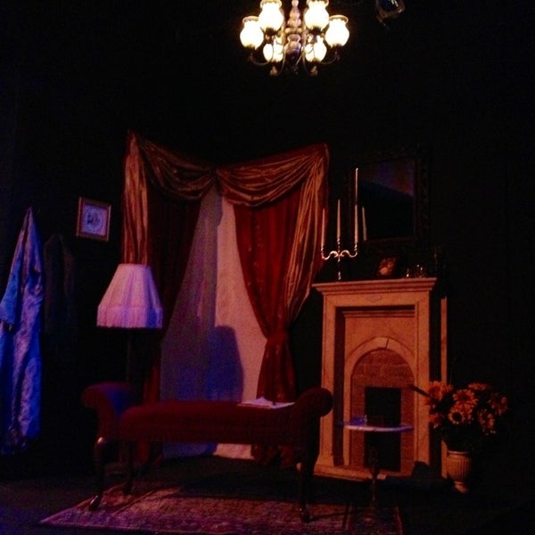 1/12/2013 tarihinde Lauren R.ziyaretçi tarafından Long Beach Playhouse'de çekilen fotoğraf