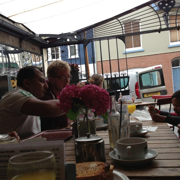 7/24/2013에 Jan Š.님이 Cafe Alf Resco Dartmouth에서 찍은 사진