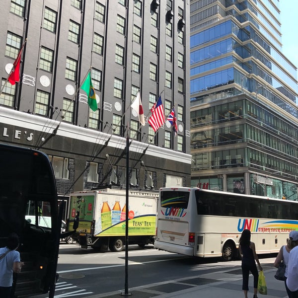 Hampton Jitney 59th St Bus Stop in Upper East Side