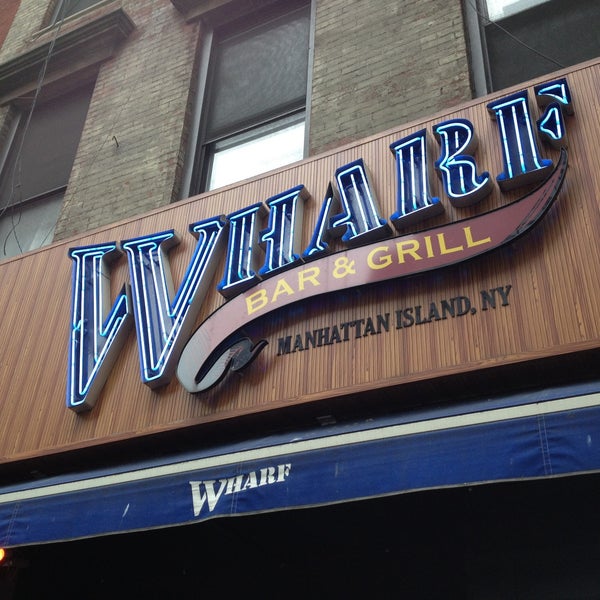 4/28/2013 tarihinde JC R.ziyaretçi tarafından Wharf Bar &amp; Grill'de çekilen fotoğraf