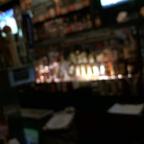 Foto tirada no(a) Boone&#39;s Bar por JC R. em 5/6/2014