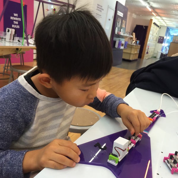 11/11/2015 tarihinde Misook J.ziyaretçi tarafından littleBits'de çekilen fotoğraf