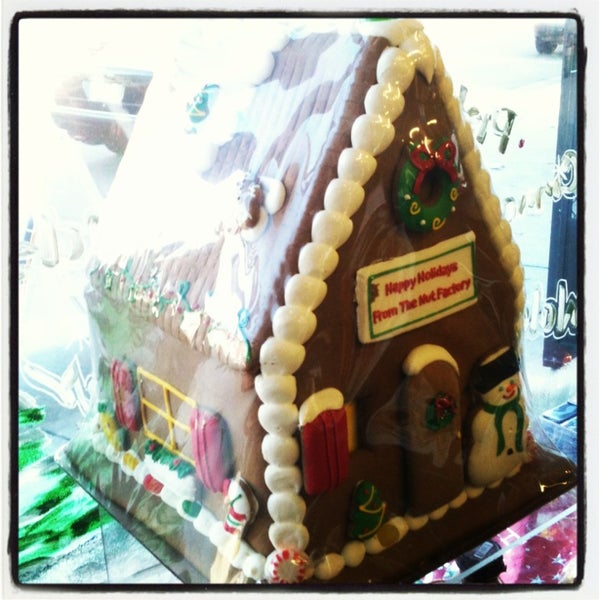 Henderson Nut Factory Miscellaneous Store in Downtown Lafayette