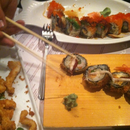 9/17/2012 tarihinde La L.ziyaretçi tarafından Rare Steak &amp; Sushi'de çekilen fotoğraf