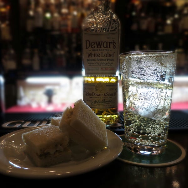 вайт рэббит ресторан. White eagles паб. вайт бар. кафе блэк вайт москва. вайт бар.