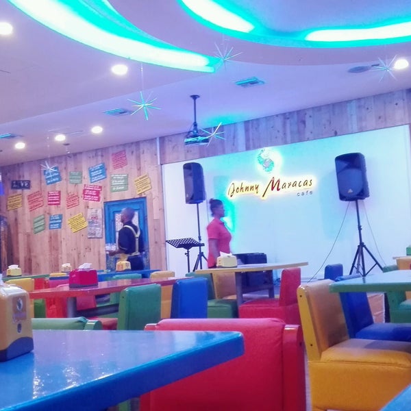 Johnny Maracas Café Cra 53 70 177