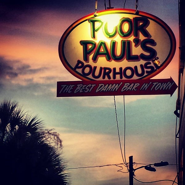 Foto diambil di Poor Paul&#39;s Pourhouse oleh Poor Paul&#39;s Pourhouse pada 6/17/2015
