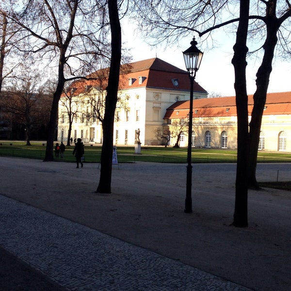 1/1/2016 tarihinde Gley R.ziyaretçi tarafından Große Orangerie am Schloss Charlottenburg'de çekilen fotoğraf