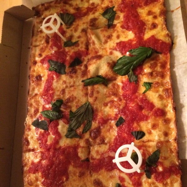 1/30/2014에 Kevin K.님이 Delizia 73 Ristorante &amp; Pizza에서 찍은 사진