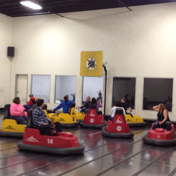 Photo prise au WhirlyBall Twin Cities par Angie S. le3/1/2015