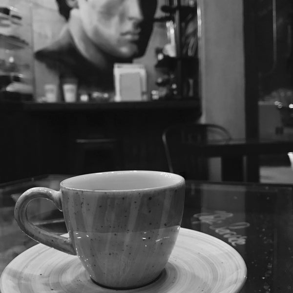 Das Foto wurde bei Rafine Espresso Bar von Koray am 1/22/2017 aufgenommen