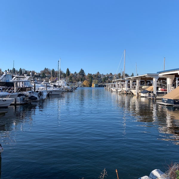 Снимок сделан в Seattle Yacht Club пользователем Ashley S. 11/29/2019